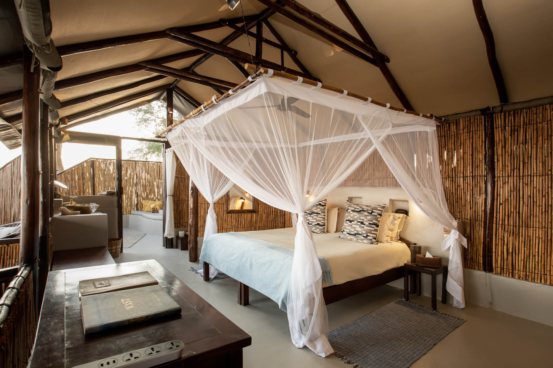 Old Mondoro Family Tent