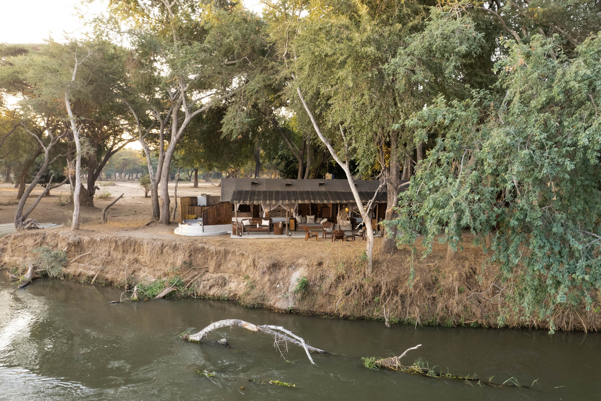 Old Mondoro Family Tent